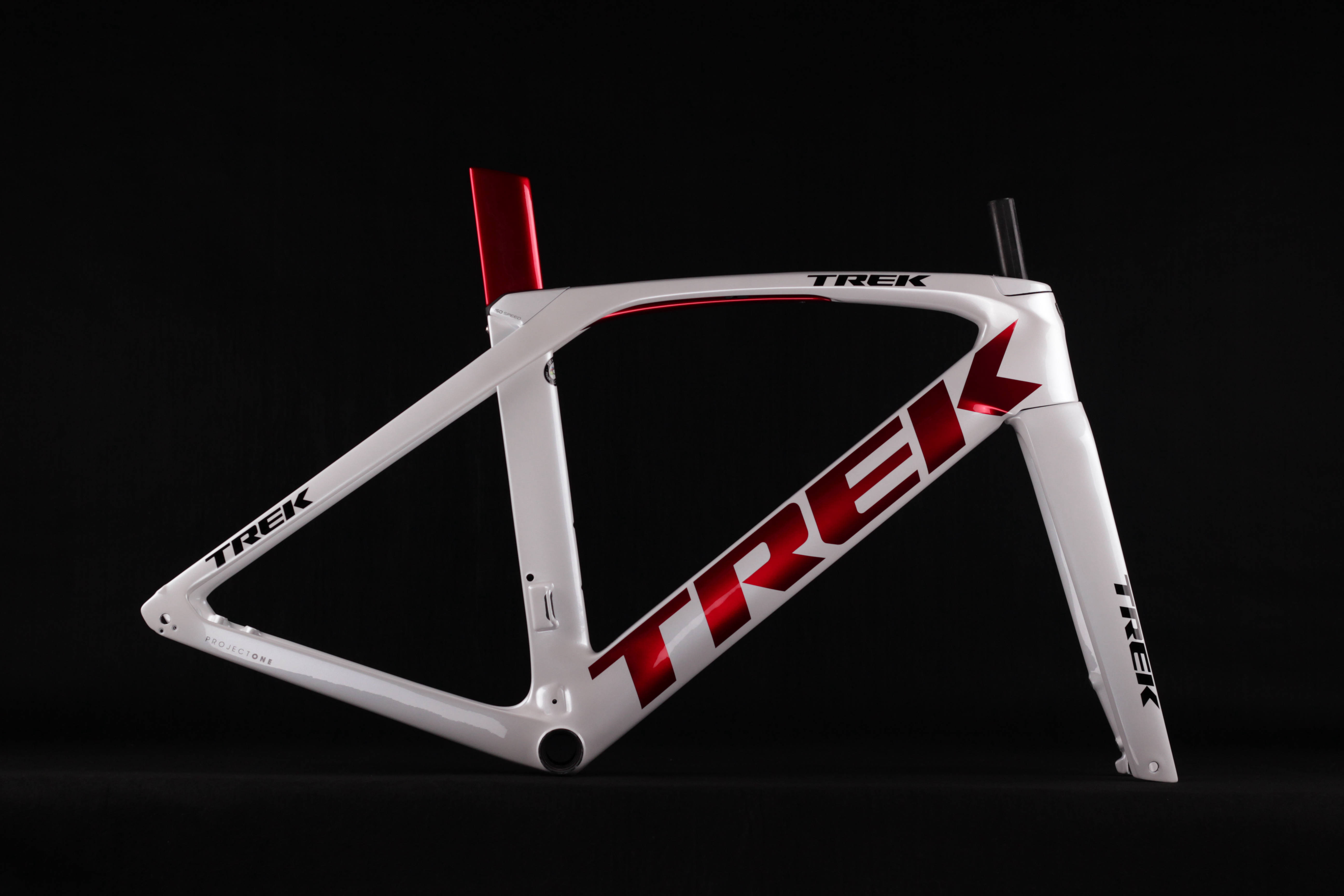 1747trekmadoneslr6整体亮面珍珠白魂动红队版复刻涂装