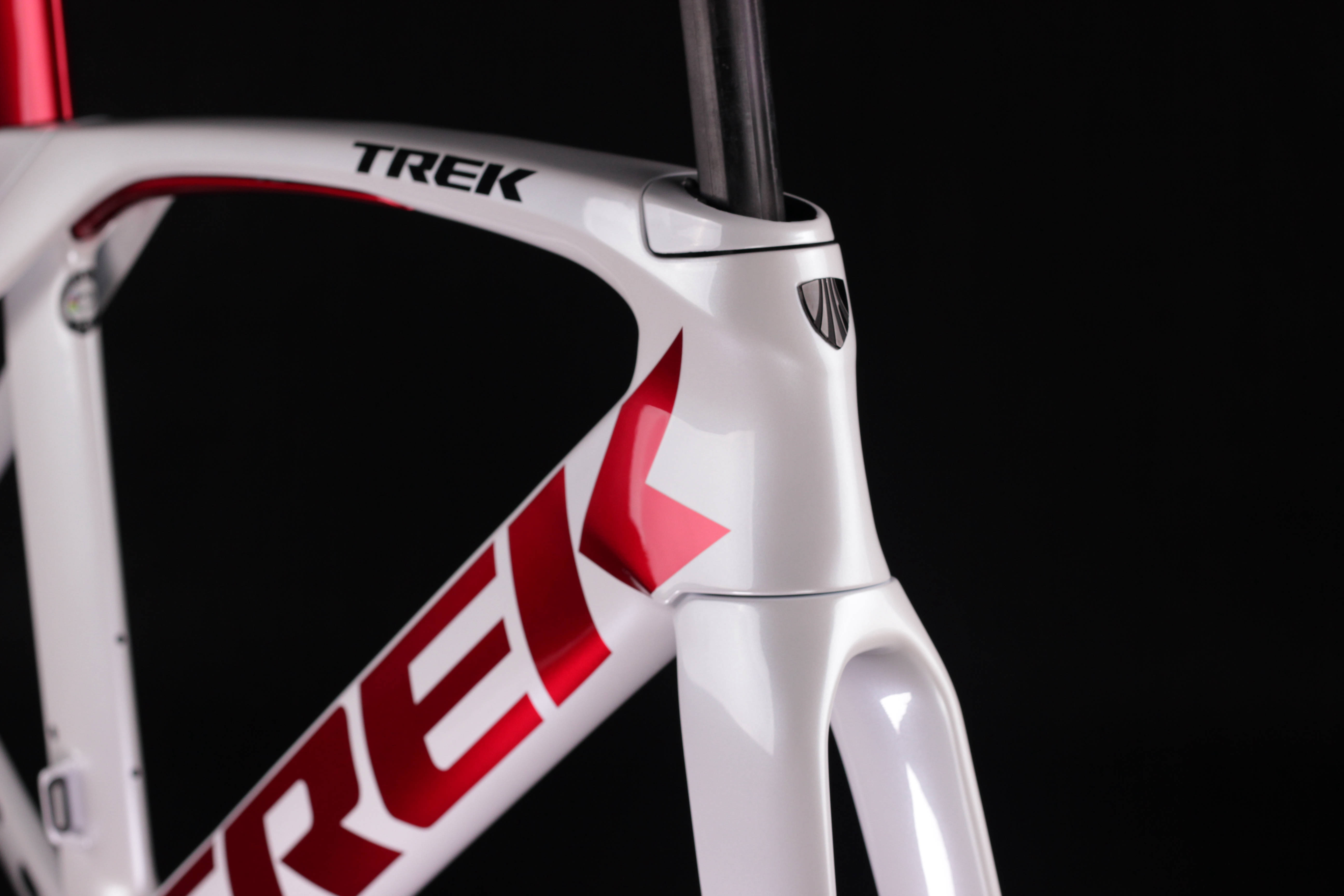 1747trekmadoneslr6整体亮面珍珠白魂动红队版复刻涂装